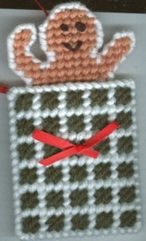 gingerbreadingreenpocketorn.jpg